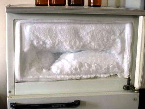 Холодильник сильно морозит | Вызов мастера по холодильникам